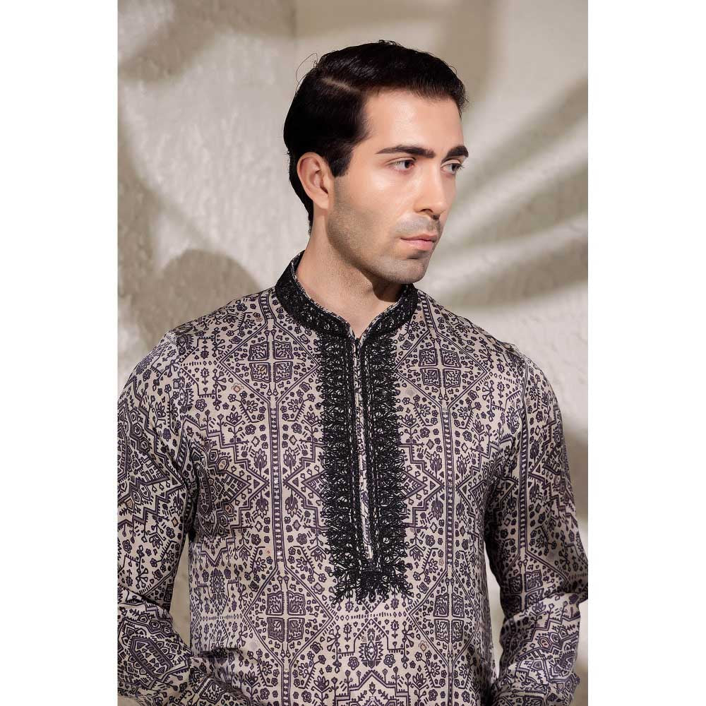 CHAR CHAAND Black Naqshdar Threadwork Kurta