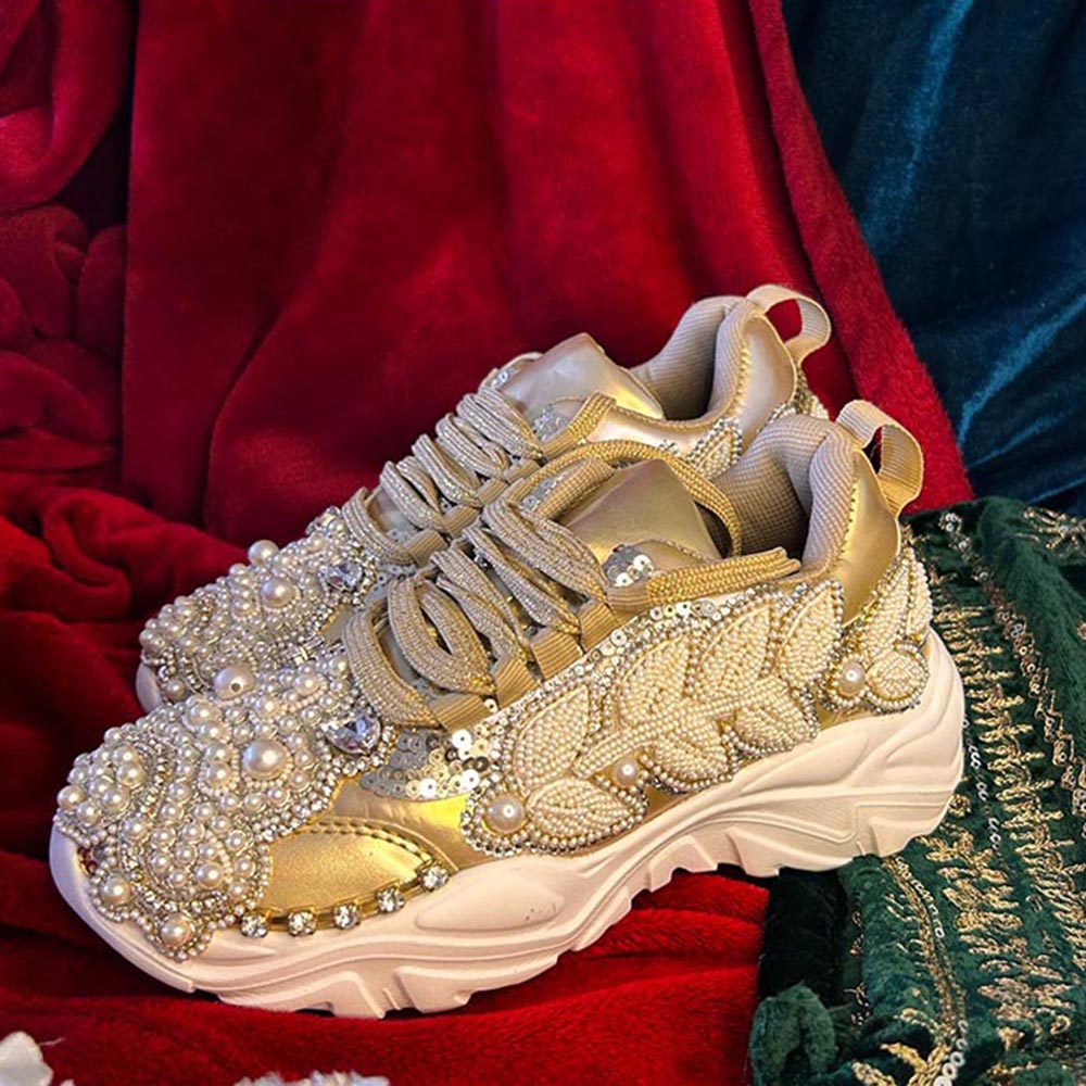 Chal Jooti Crown Of Pearls Sneakers - Gold