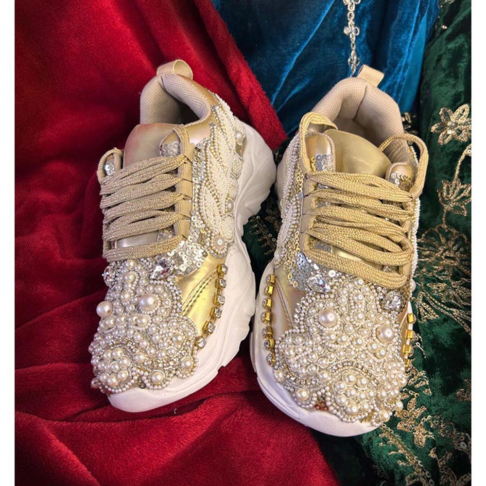 Chal Jooti Crown Of Pearls Sneakers - Gold