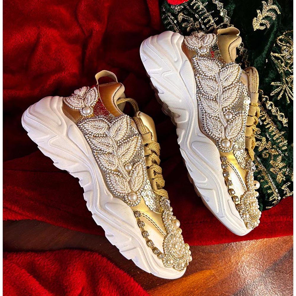 Chal Jooti Crown Of Pearls Sneakers - Gold