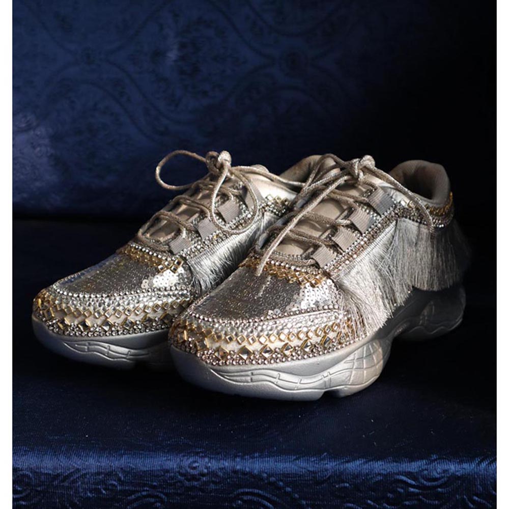 Chal Jooti Magnetic Metallic Silver Sneakers