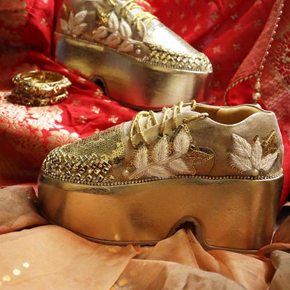 Chal Jooti Madhumalti Gulzaar Gold Sneakers