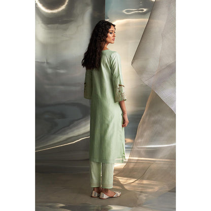 Charkhee Green Mis'R Embroidered 3/4Th Sleeve Kurta with Pant and Dupatta (Set of 3)