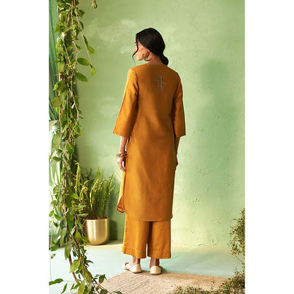 Charkhee Kinara Kurta with Pant