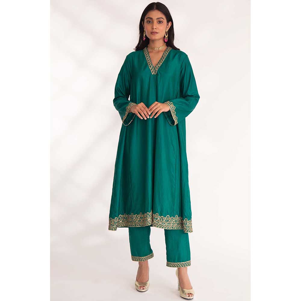 CHHAYA MEHROTRA Green Dhriti Kurta with Pant (Set of 2)
