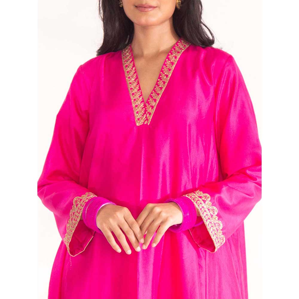 CHHAYA MEHROTRA Magenta Dhriti Kurta with Pant (Set of 2)