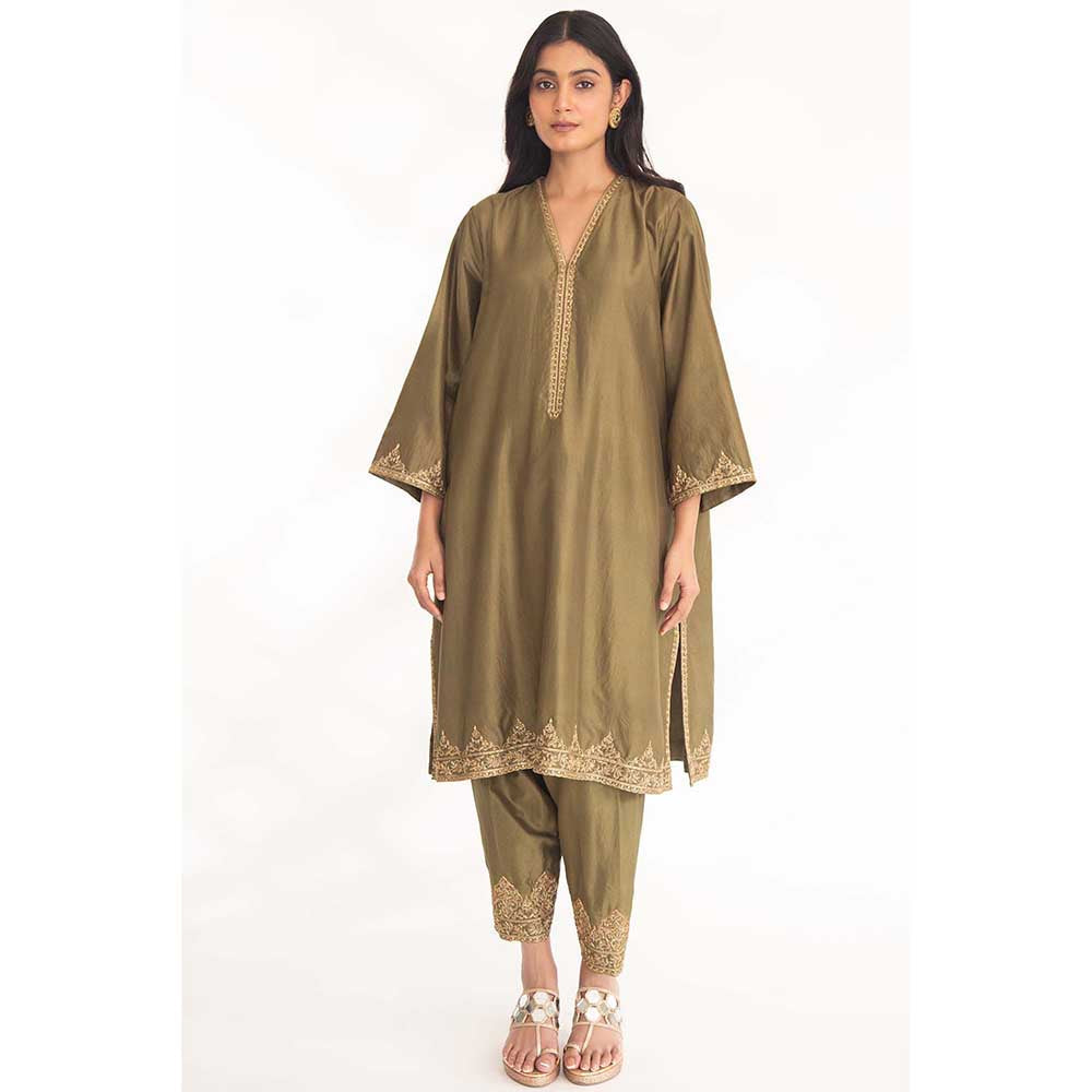 CHHAYA MEHROTRA Green Satya Kurta with Pant (Set of 2)