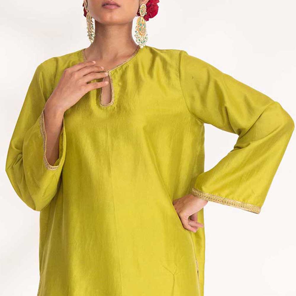 CHHAYA MEHROTRA Green Aavya Kurti with Pant (Set of 2)