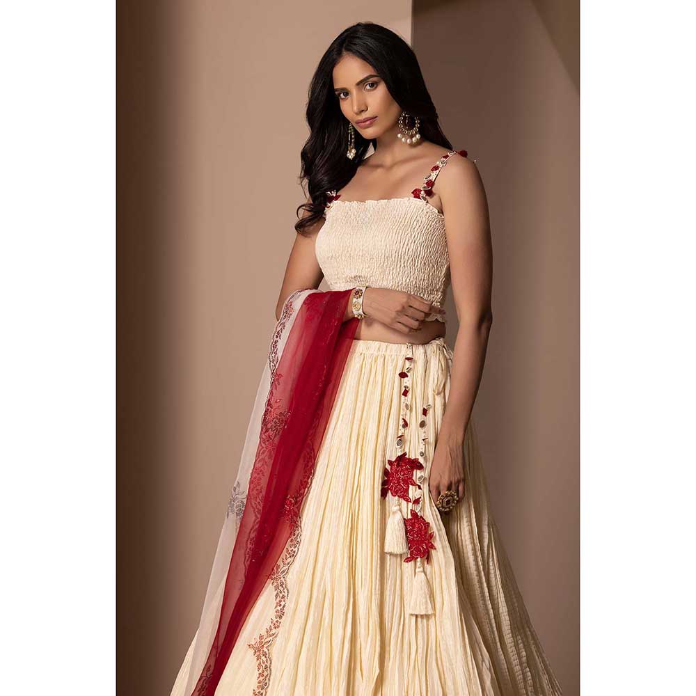 CHHAYA MEHROTRA Off White Anjora Lehenga with Blouse and Dupatta (Set of 3)