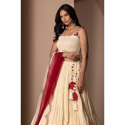 CHHAYA MEHROTRA Off White Anjora Lehenga with Blouse and Dupatta (Set of 3)