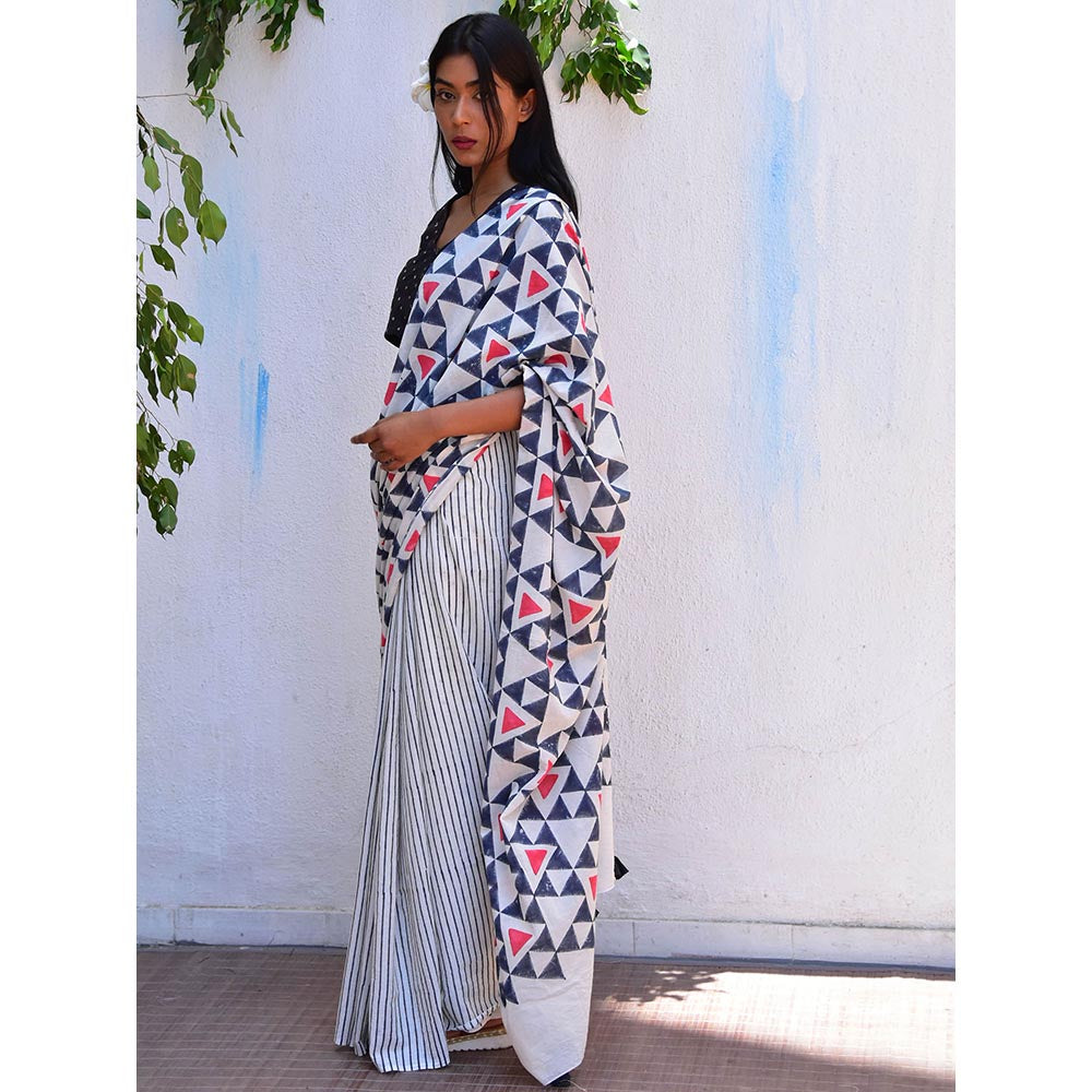 Chidiyaa Vanilla Moon Twilight Sparkle Handblock Printed Mulmul Cotton Saree with Unstitched Blouse