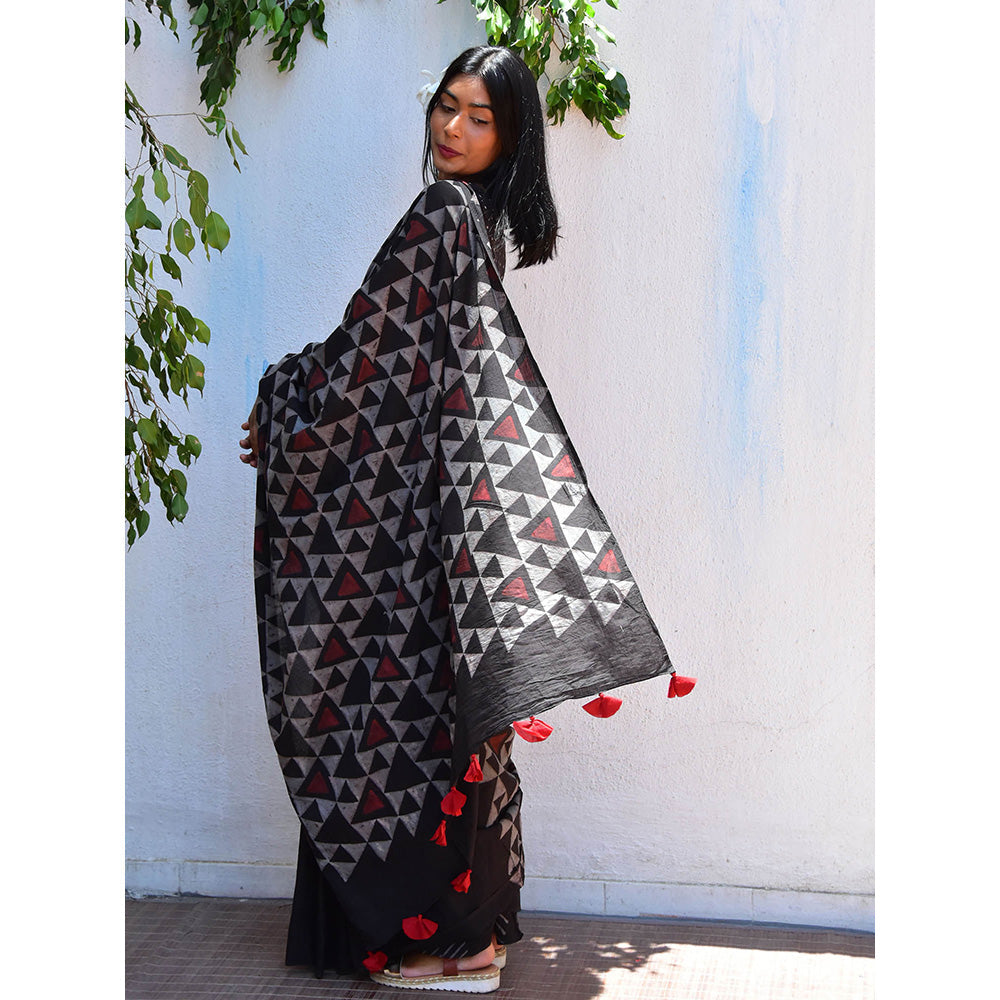 Chidiyaa Vanilla Moon Mystic Opal Handblock Printed Mulmul Cotton Saree with Unstitched Blouse