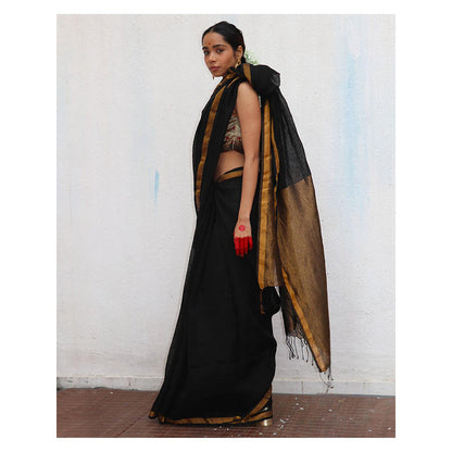 Chidiyaa Chandni Raatein Labanya Handwoven Linen Zari Saree with Unstitched Blouse