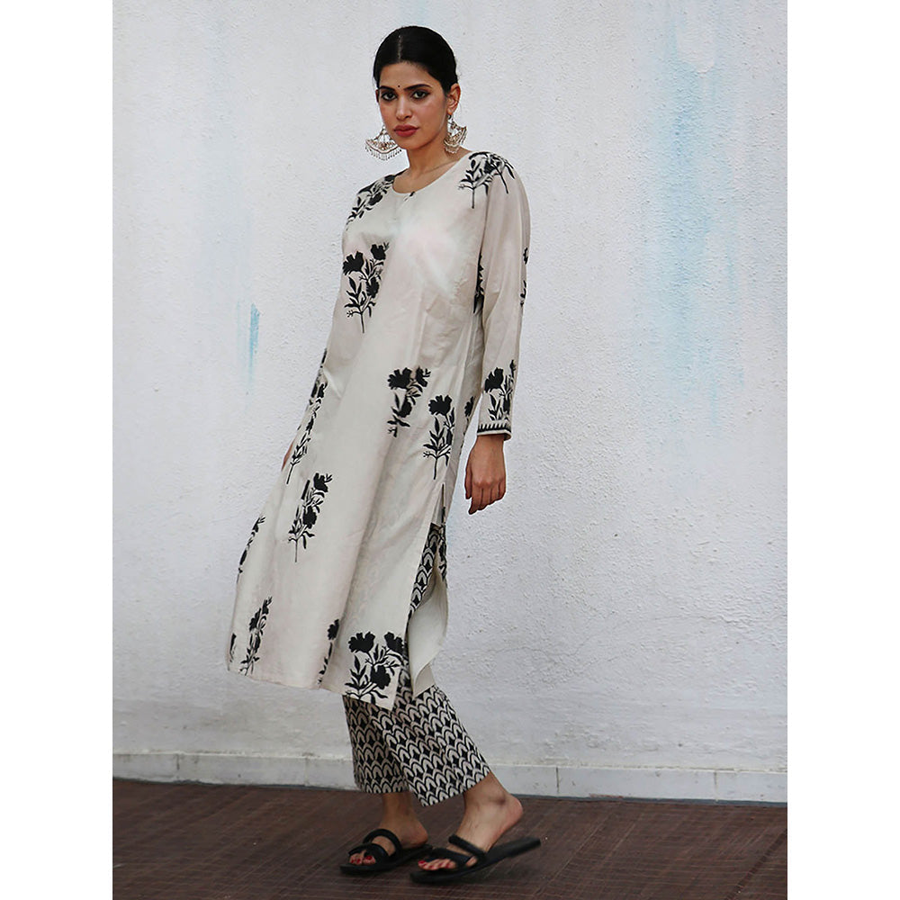 Chidiyaa Nomad Saira Block printed Kurta with Pant (Set of 2)