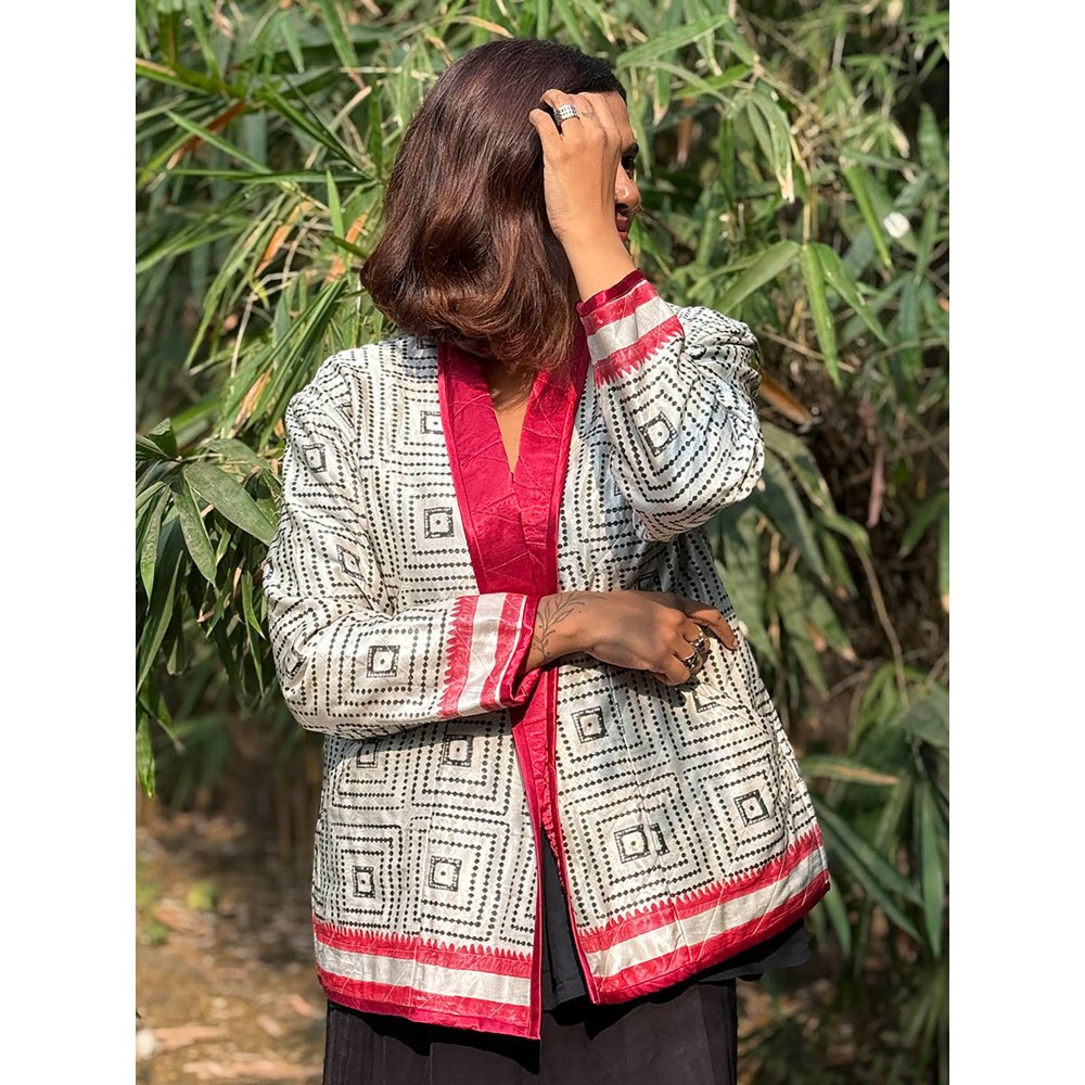 Chidiyaa Multi-Colour Sardi Ki Dhoop Heart Made Mashru Silk Reversible Jacket