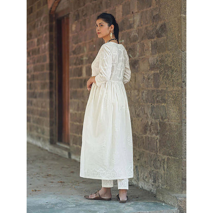 Chidiyaa Safed Pressed Cotton White Hand block Printed Anarkali Kurta with Pant (Set of 2)