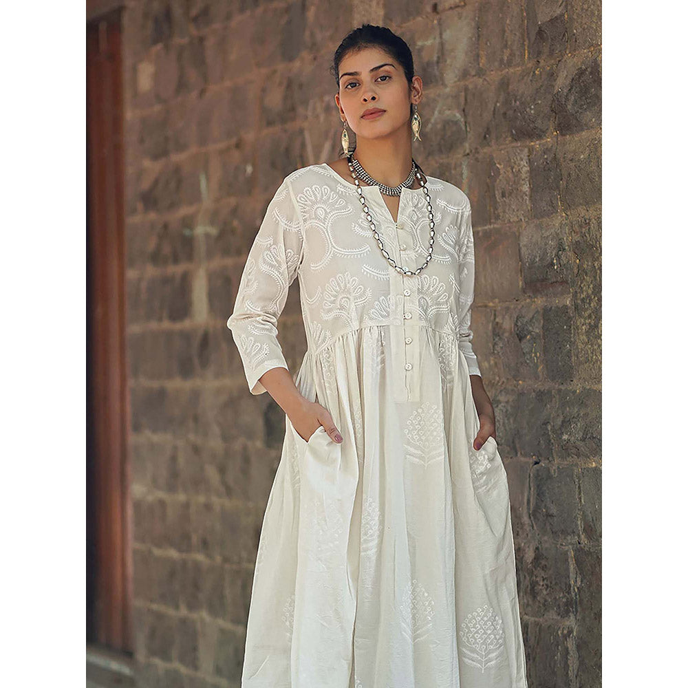 Chidiyaa Safed Pressed Cotton White Hand block Printed Anarkali Kurta with Pant (Set of 2)
