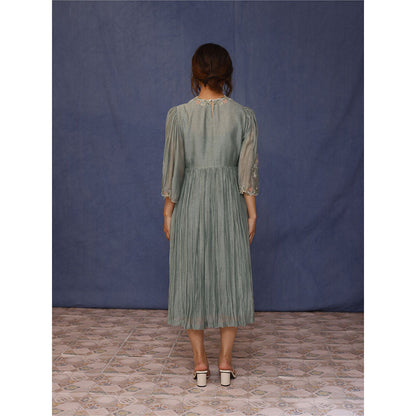 Chokhi Chorri Green Kyra Midi Dress with Inner (Set of 2)