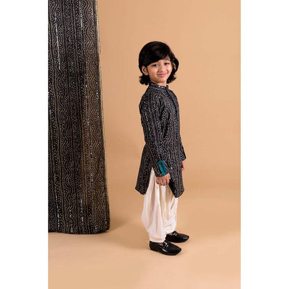 Chotibuti Bandhni Pathani Black Kurta with Salwar