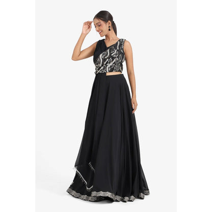 Closet Aura Embroidered Lehenga & Blouse with Dupatta (Set of 3)