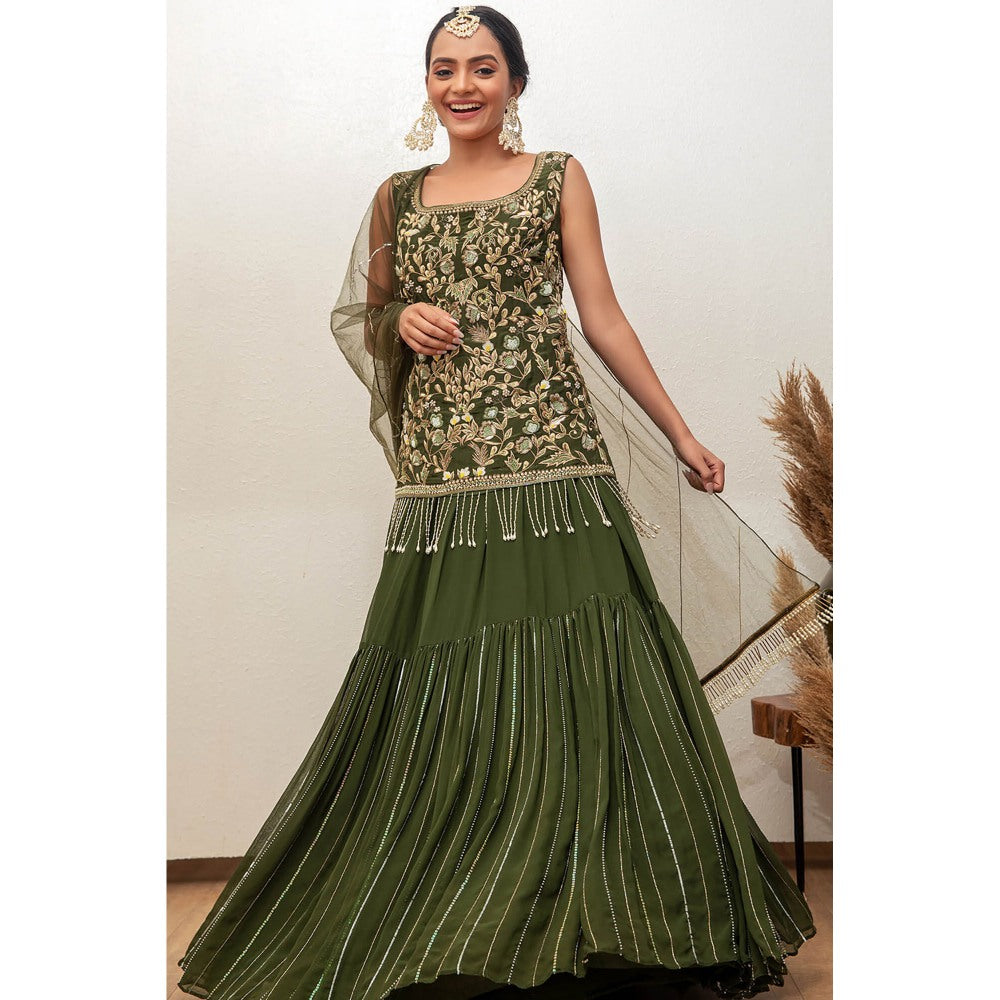 Daatri by meenakshi kakkar Green Lehenga with Kurti and Dupatta (Set of 3)