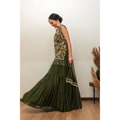 Daatri by meenakshi kakkar Green Lehenga with Kurti and Dupatta (Set of 3)