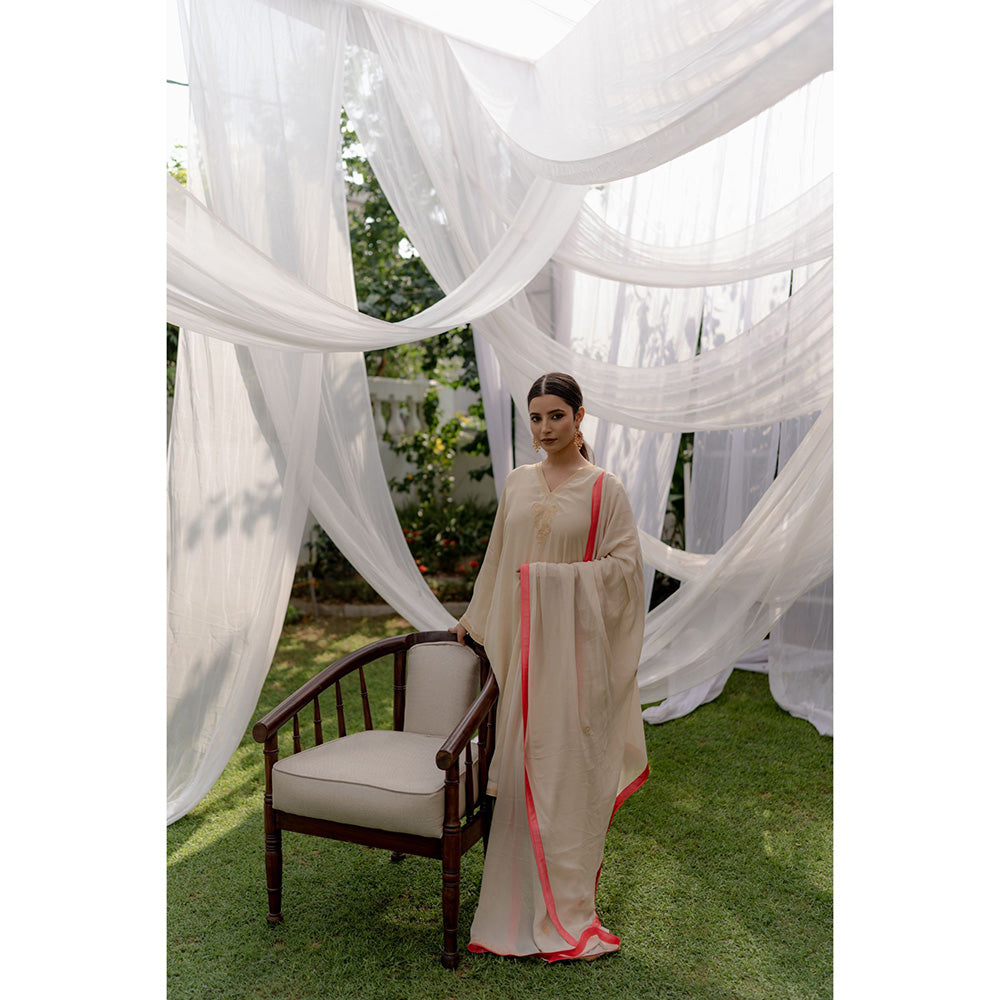 Daljit Sudan Cream Aari Tilla Suit (Set of 3)