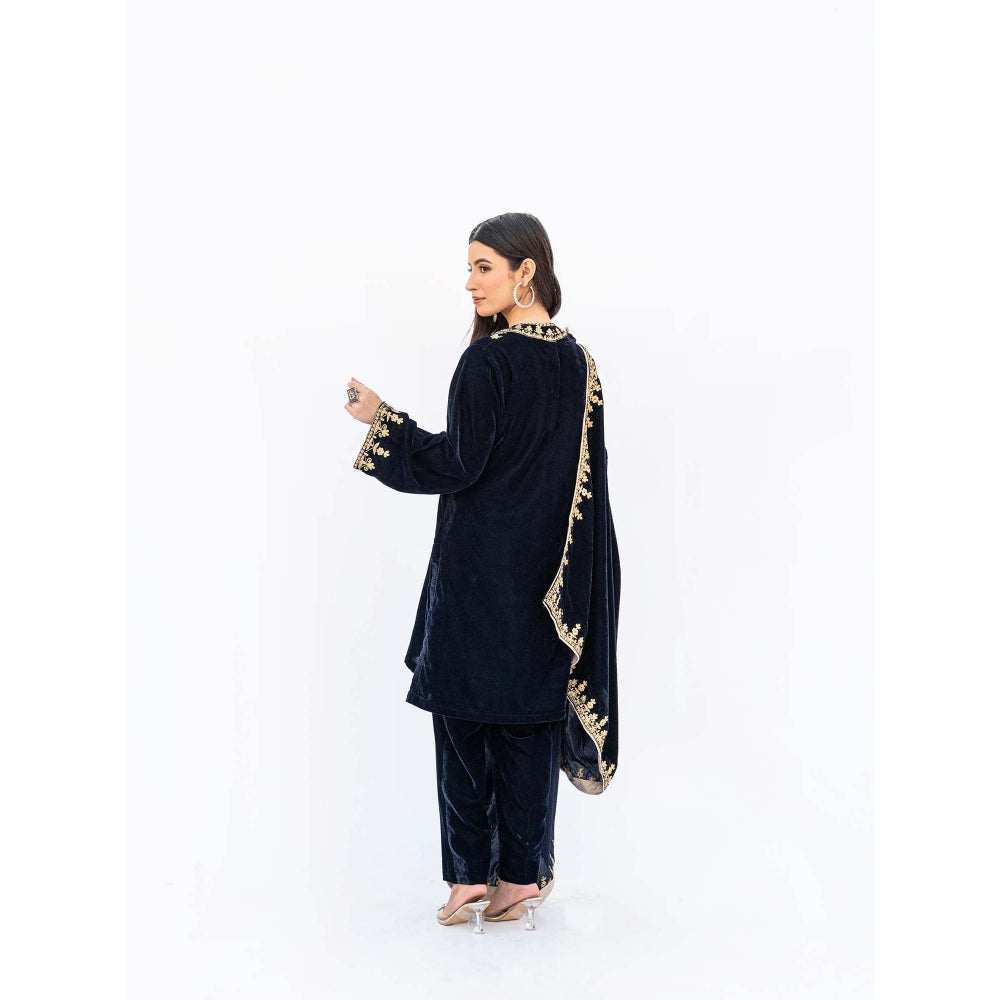 Daljit Sudan Navy Blue Velvet Kurta with Pant and Cape (Set of 3)