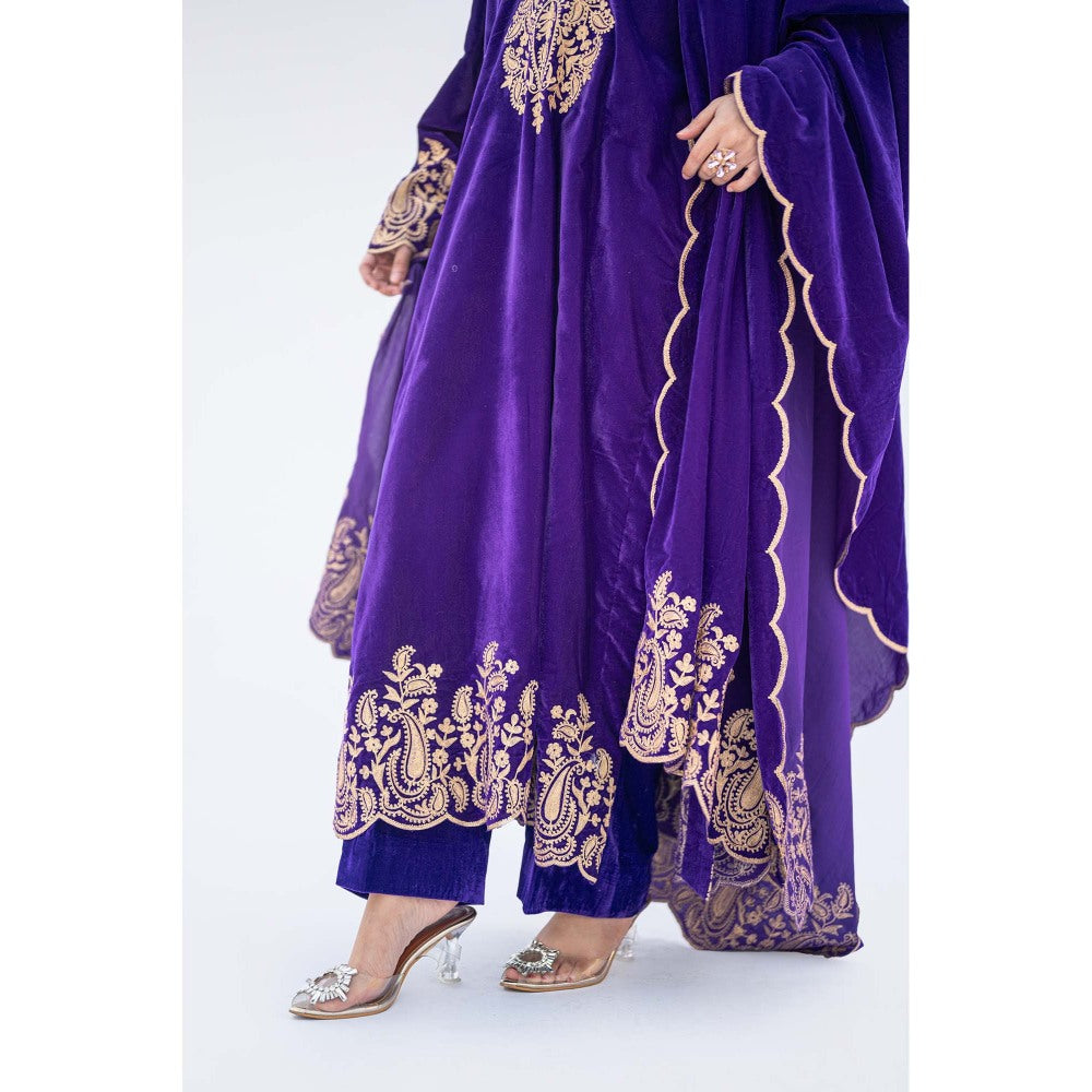 Daljit Sudan Purple Velvet Aari Kurta with Pant and Dupatta (Set of 3)