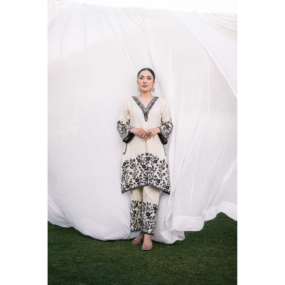 Daljit Sudan Beige Cotton Phiran Co-Ord (Set of 2)