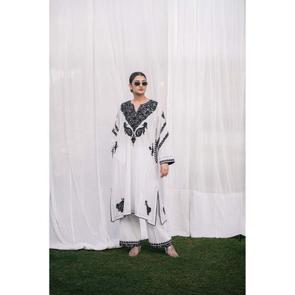 Daljit Sudan White Mulu Phiran Co-Ord (Set of 2)
