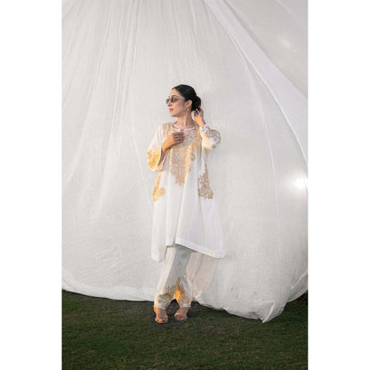 Daljit Sudan Off White Mulu Co-Ord (Set of 2)