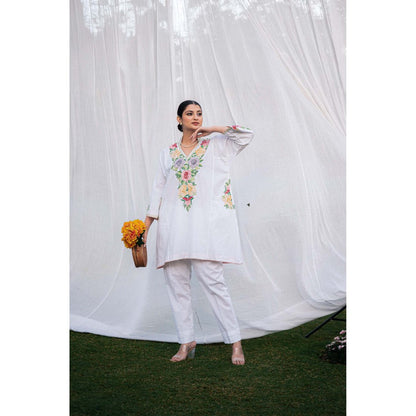 Daljit Sudan White Linen Cotton Co-Ord (Set of 2)