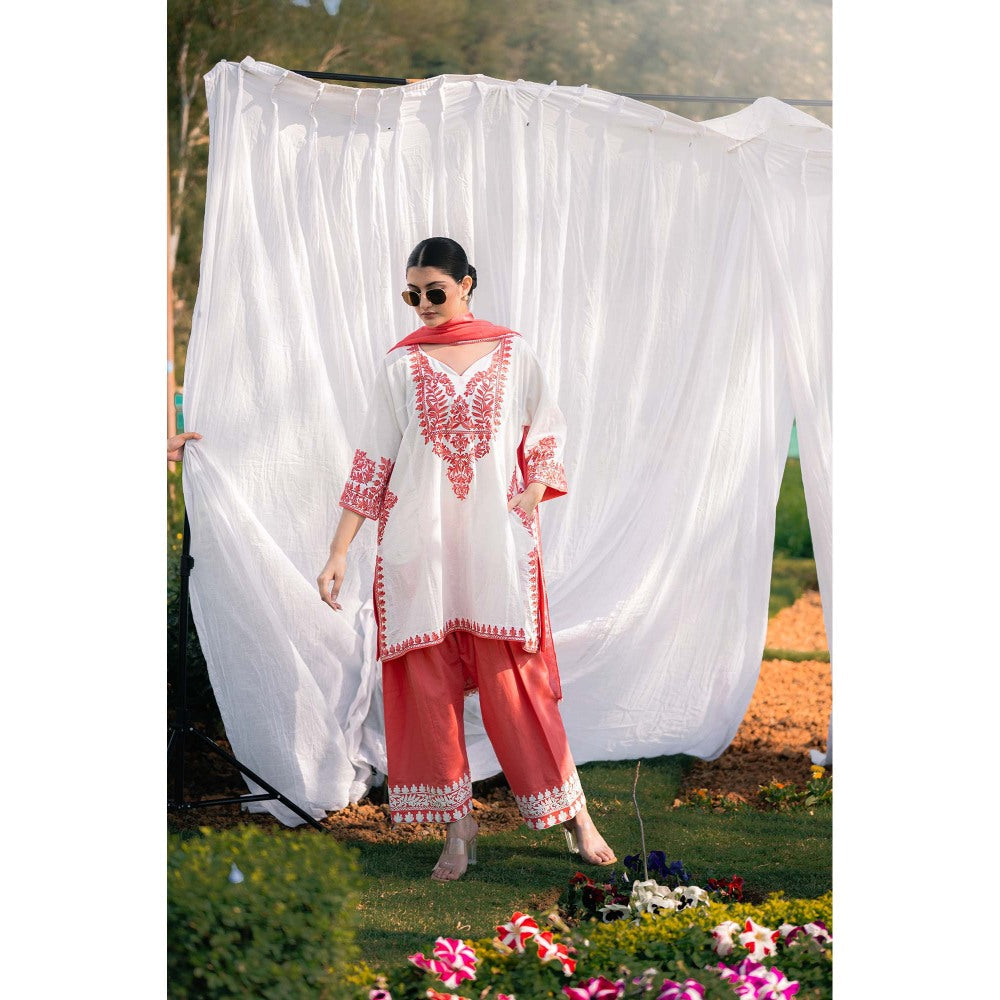 Daljit Sudan Off White Cotton Kurta with Pant and Dupatta (Set of 3)