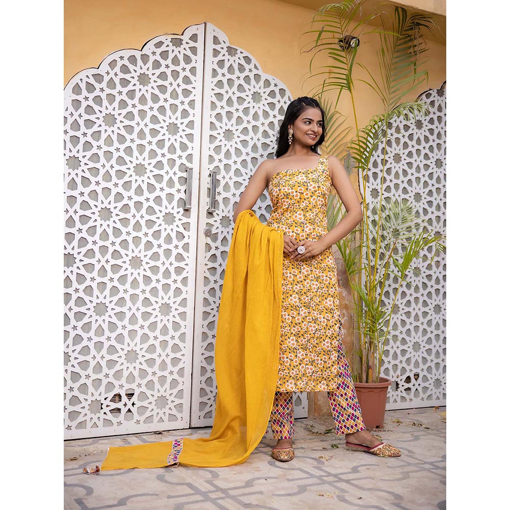 DEASHA INDIA Emaya Yellow One Shoulder Straight Kurta with Pant and Dupatta (Set of 3)
