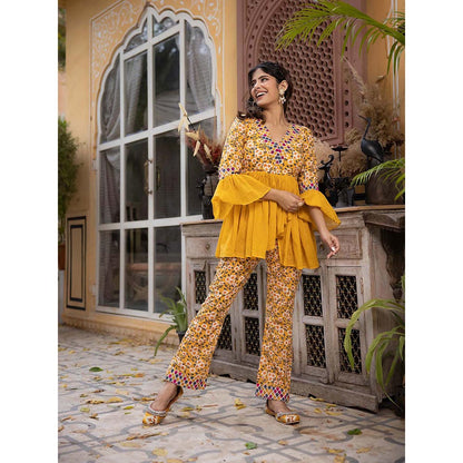 DEASHA INDIA Faria Yellow Cotton Co-Ord (Set of 2)
