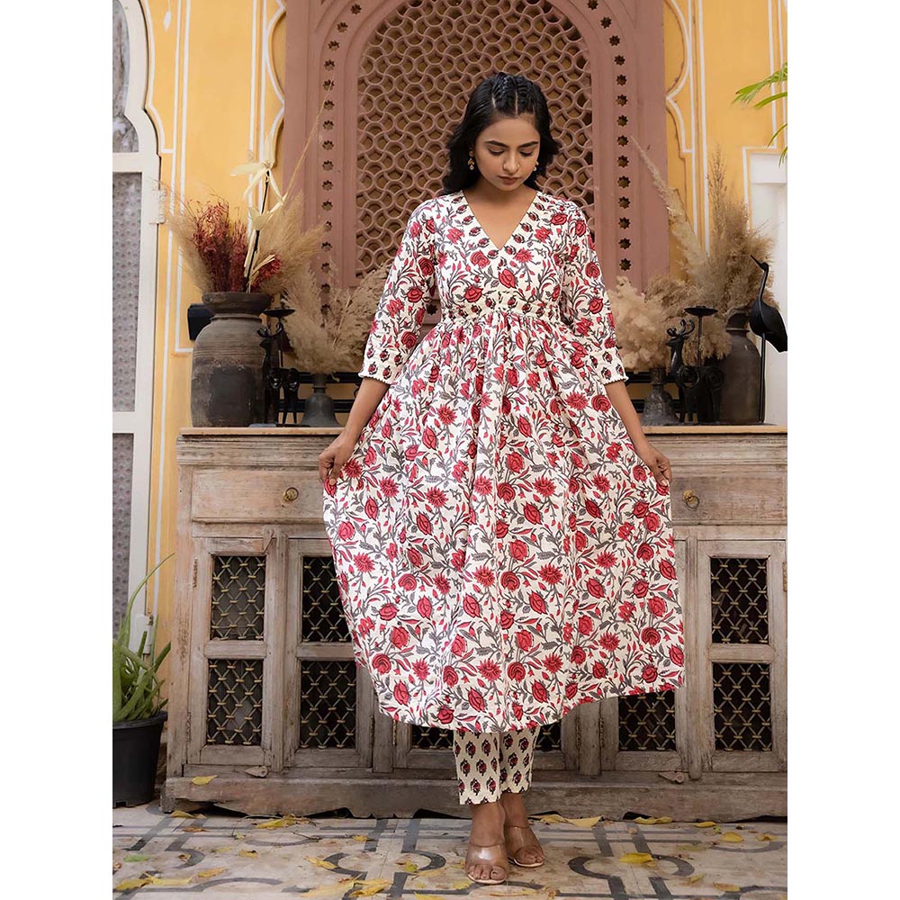 DEASHA INDIA White Firoza Cotton Floral Printed Kurta with Pant (Set of 2)