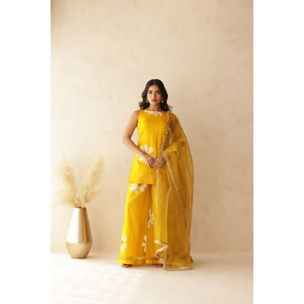 DEASHA INDIA Anura Yellow Hand Painted Kurti with Palazzo and Dupatta (Set of 3)
