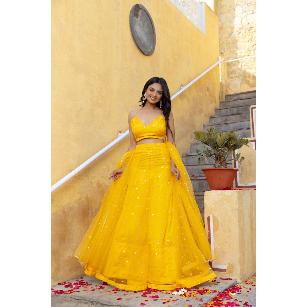 DEASHA INDIA Sahana Yellow Embroidered Net Lehenga with Blouse and Dupatta (Set of 3)