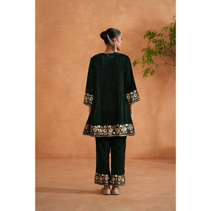 Deepika Chadha Emerald Green Velvet Embroidered Co-Ord (Set of 2)