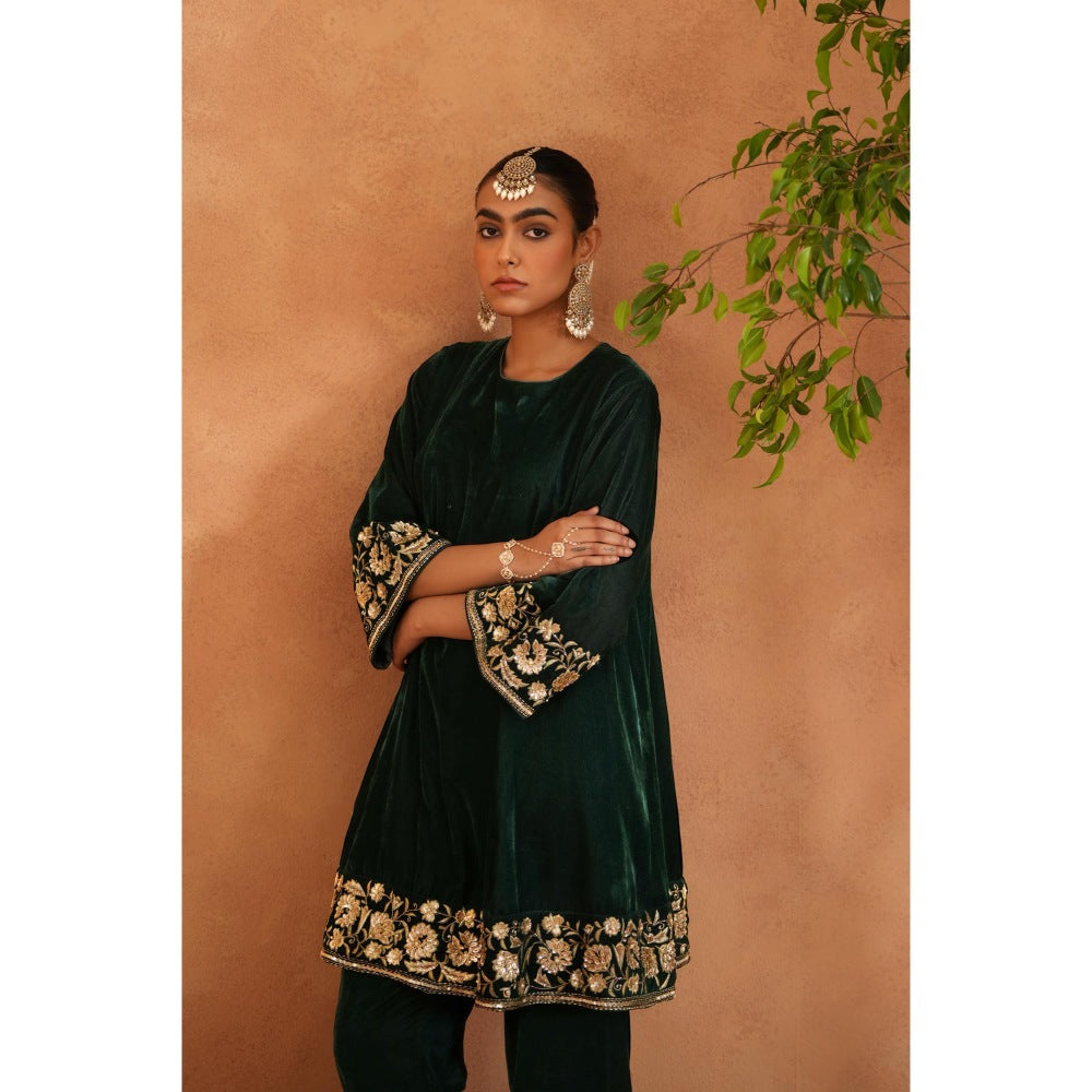 Deepika Chadha Emerald Green Velvet Embroidered Co-Ord (Set of 2)