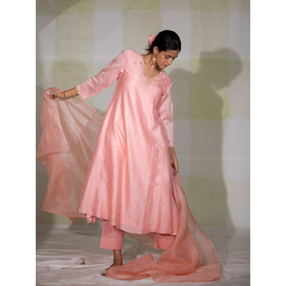 DEEPTHEE Chalk Pink Hand Embroidered Side Panel Kurta with Pant & Dupatta (Set of 3)