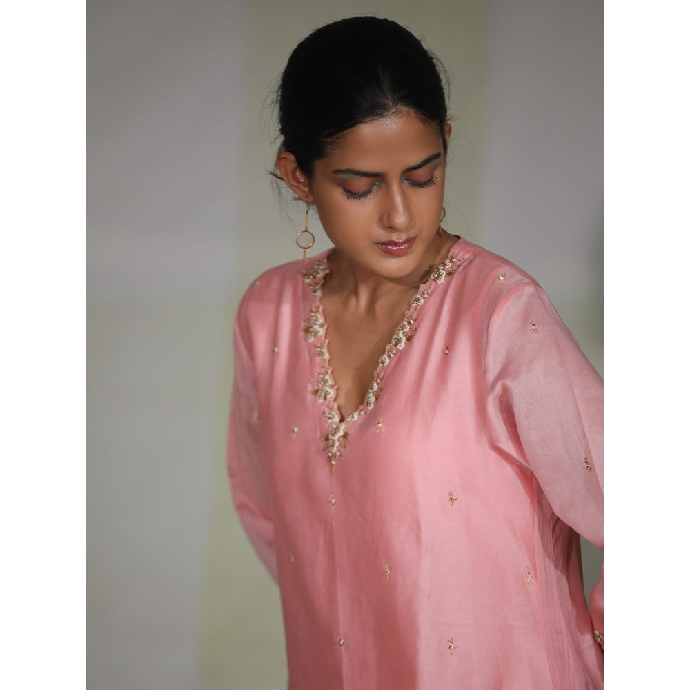 DEEPTHEE Chalk Pink Hand Embroidered Side Panel Kurta with Pant & Dupatta (Set of 3)