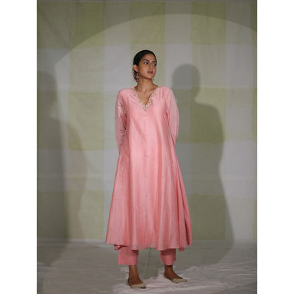 DEEPTHEE Chalk Pink Hand Embroidered Side Panel Kurta with Pant & Dupatta (Set of 3)