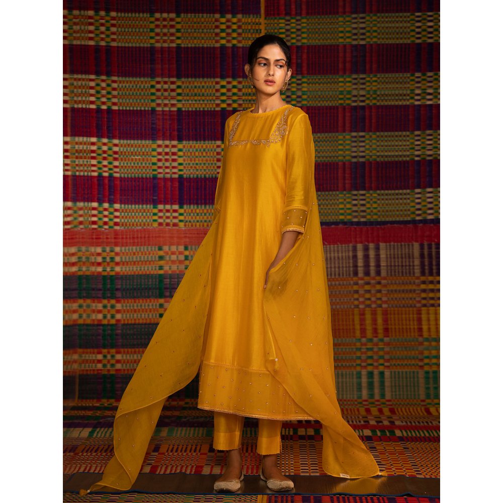 DEEPTHEE Haldi Yoke Outline Hand Embellished Yellow Kurta with Pant & Dupatta (Set of 3)