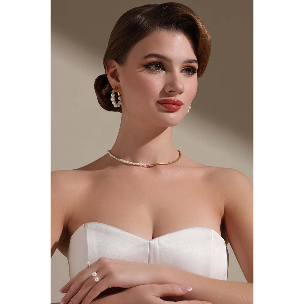 Dusala India White Collar Necklace