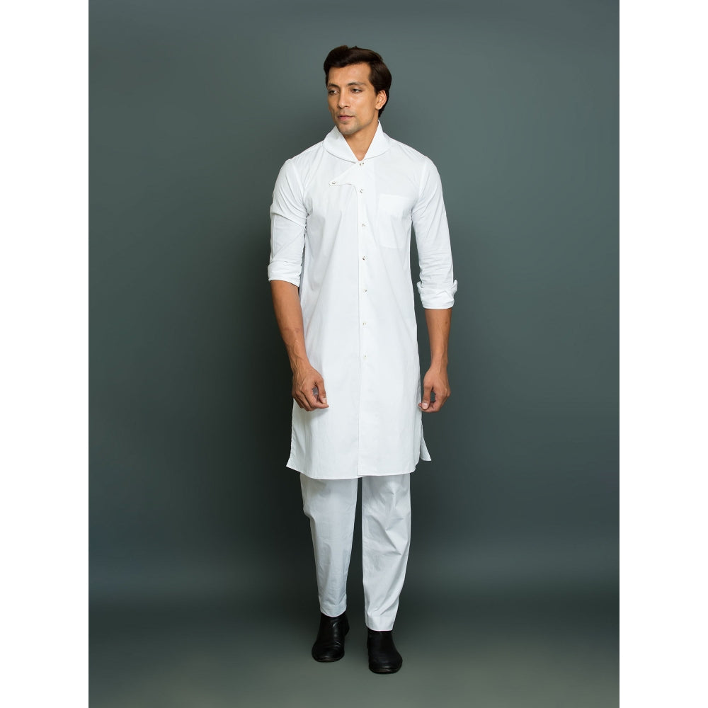 Echke High Neck Rounded Chinese Collar with Extended Button Feature