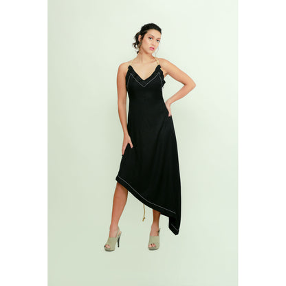 Echke Dress With Tie-Up Closure Feature