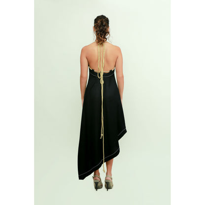 Echke Dress With Tie-Up Closure Feature