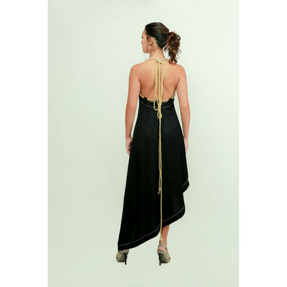 Echke Dress With Tie-Up Closure Feature